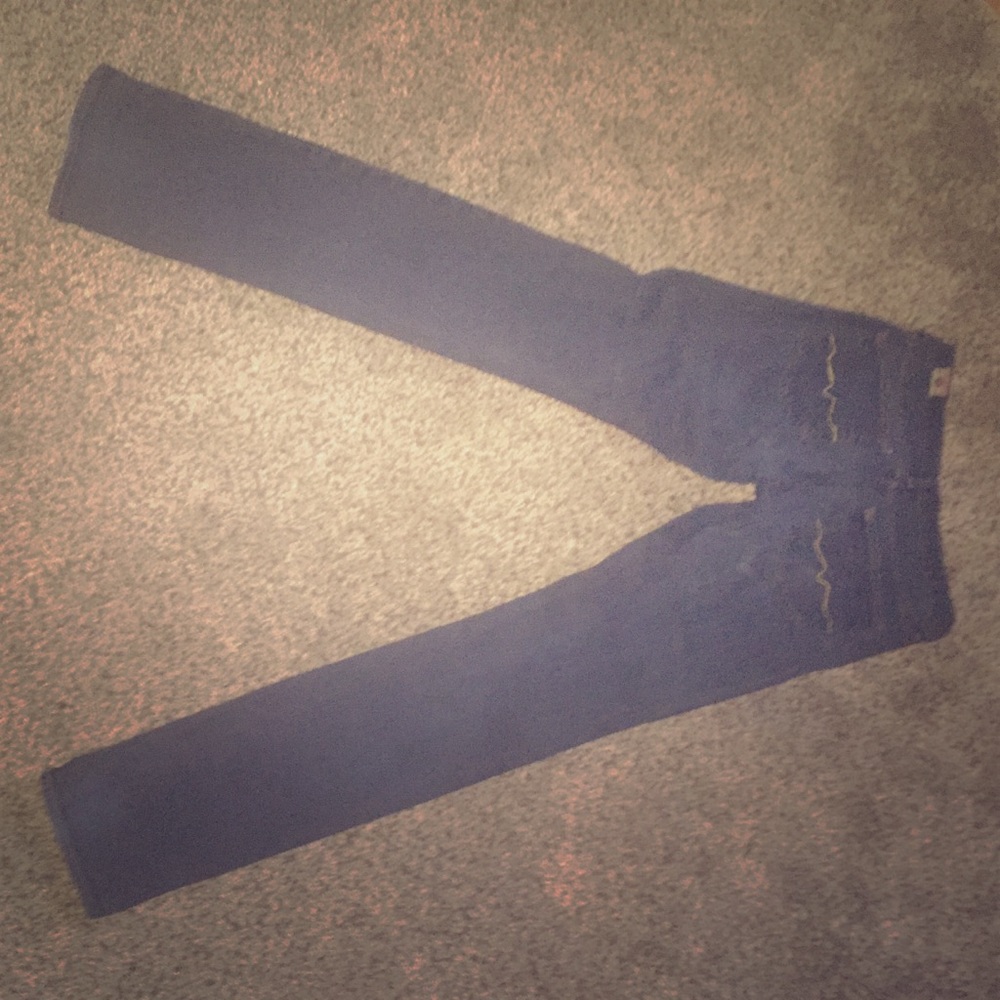 Red engine black straight leg